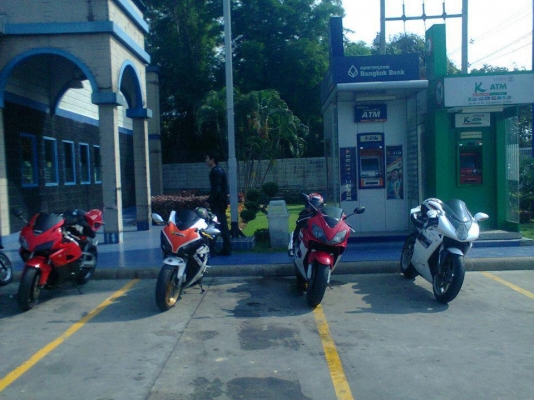 จัดไฟแนนท์ได้ขายCBR600cc F4 ปี2002 ทะเบียน โอนได้ จะเอาเงินไปวางคันใหม่ครับ