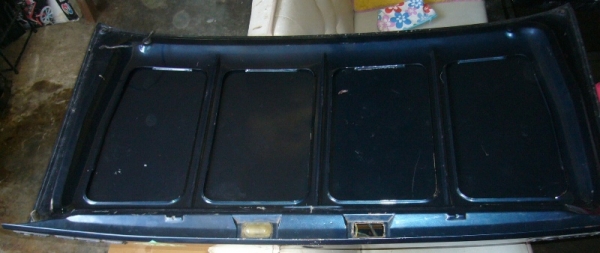 ฝากระโปรงหล้ง เปอร์โย 505 สภาพดี พร้อมขาจับ