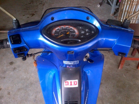 ด่วน!เวฟ125s สต๊าทมือ กุญแจใหญ่ ปี47 รถเครื่องเดิม  พร้อมใช้ ทะเบียน+เอกสารโอน ภาษีไม่หมด