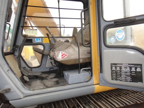 ขายรถแบคโฮ ฮิตาซิ EX 120-2 เก่านอก ขายรถแบคโฮ ฮิตาซิ EX 120-2 เก่านอก