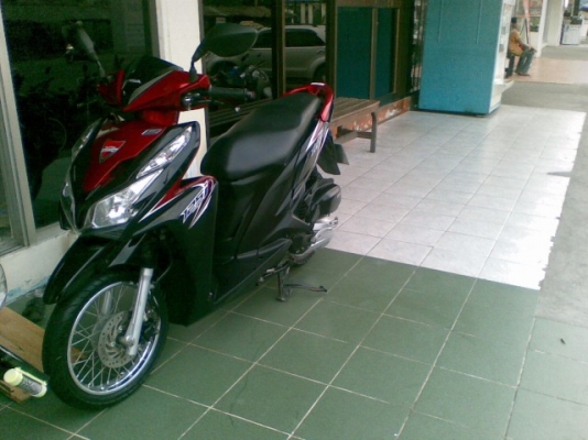 ถูกมากClick 125 i ตัวใหม่ล่าสุดปี 2555 ใหม่มากๆ เพียง 37500 ถูกมากClick 125 i ตัวใหม่ล่าสุดปี 2555 ใหม่มากๆ เพียง 37500