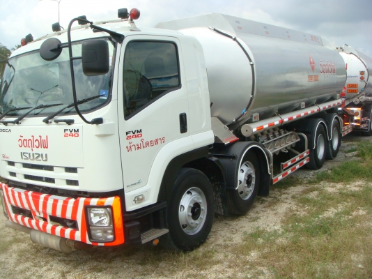 มี4คัน-รถใหม่-สิงหา-2554ISUZU-DEGA-FVM-240-HP-1-เพลา-12ล้อ-โหลดล่าง-ถัง-20000ลิตร