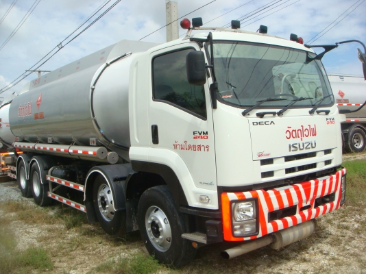 มี4คัน-รถใหม่-สิงหา-2554ISUZU-DEGA-FVM-240-HP-1-เพลา-12ล้อ-โหลดล่าง-ถัง-20000ลิตร