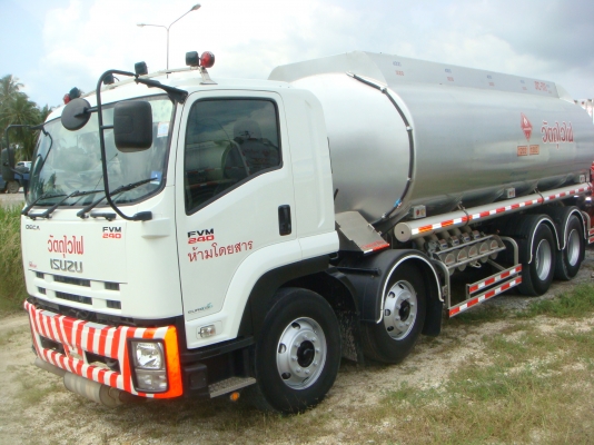 มี4คัน-รถใหม่-สิงหา-2554ISUZU-DEGA-FVM-240-HP-1-เพลา-12ล้อ-โหลดล่าง-ถัง-20000ลิตร