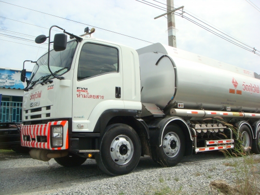 มี4คัน-รถใหม่-สิงหา-2554ISUZU-DEGA-FVM-240-HP-1-เพลา-12ล้อ-โหลดล่าง-ถัง-20000ลิตร