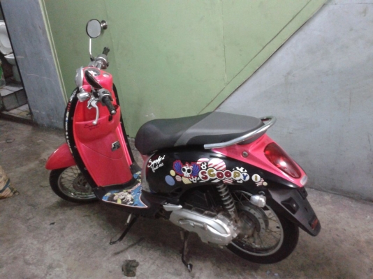 ขาย Scoopy iปี 54 26,000 สี ดำ ชมพู ราคาต่อรองได้