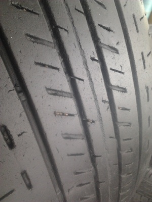 ขายยาง215/70/15 ปี 4108 BRIDESTONE DURAVIS R611 1 ชุด  ราคา :  2,000.00  บาท