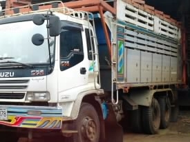 ISUZU DECA FXZ 270 HP EURO1 ปี 47 ก่อนขึ้นยูโร 2 เครื่องดำ พ่วงแม่+ลูก แม่กระบะดั๊มพ์ฝาข้างมิเนียมคอกสูงสูงเกษตรมีบาร์อ้อย ลูก 2 คานกระบะดั๊มพ์เหล็ก สภาพดีสวยทั้งแม่ทั้งลูก ช่วงล่างดี ยางสภาพพร้อมใช้งาน 70\% เอกสารทะเบียนภาษีครบพร้อมโอนครับ