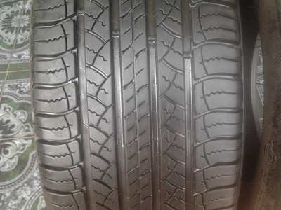 ขายยาง225/65/17 ปี 4811 MICHERLIN LATITODE TOUR HP 1 คู่   ราคา :  2,500.00  บาท