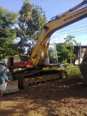 ขายด่วนKOMATSU PC200-5 สภาพพร้อมใช้งาน ชีเรียล6xxxxกว่าไฟฟ้าครบ เอวแน่นรถแรงเร็ว เอกสารเล่มทะเบียน