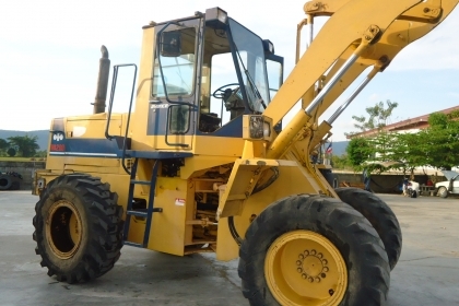 ขายรถตัก wa200-1 ตู้เก๋ง