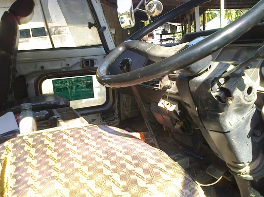 HINO FD 185 HP HO7C รถหกล้อโม่ปูน 3 คิว สภาพดีพร้อมใช้งานได้เลยครับ ช่วงล่างคัชซีสวยไม่มีผุ เครื่องแห้งแรงดี ภายในครบ พวงมาลัยเพาเวอร์ ยางสภาพดี 60\% พร้อมใช้งาน เอกสารเล่มทะเบียนมีครบพร้อมครับ