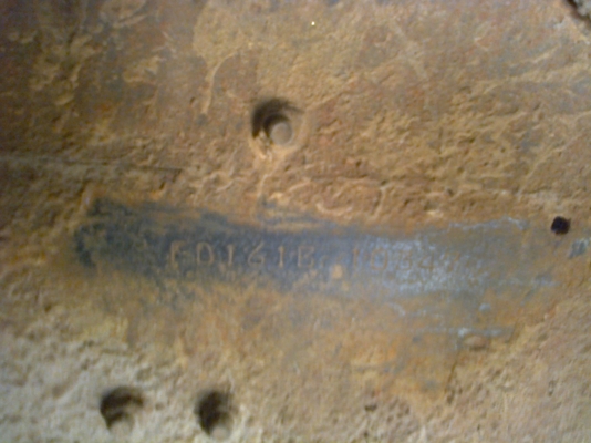 HINO FD 185 HP HO7C รถหกล้อโม่ปูน 3 คิว สภาพดีพร้อมใช้งานได้เลยครับ ช่วงล่างคัชซีสวยไม่มีผุ เครื่องแห้งแรงดี ภายในครบ พวงมาลัยเพาเวอร์ ยางสภาพดี 60\% พร้อมใช้งาน เอกสารเล่มทะเบียนมีครบพร้อมครับ