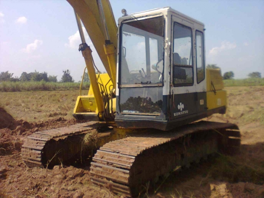 KOMATSU PC 120-3 คอนโทรลสั้น ช่วงล่างใบแทรกขนาดใหญ่ฉีกเลี้ยวได้สบายครับ เอวแน่นมากๆ เครื่อง 6BD1 ปั๊มเดิมๆทำงานไม่มีโหลดครับ สภาพดีบอดี้สวยพร้อมใช้งานจริงๆครับคันนี้ เอกสารสัญญาซื้อขาย ราคาต่อรองได้ครับ