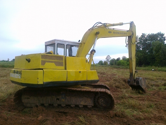 KOMATSU PC 120-3 คอนโทรลสั้น ช่วงล่างใบแทรกขนาดใหญ่ฉีกเลี้ยวได้สบายครับ เอวแน่นมากๆ เครื่อง 6BD1 ปั๊มเดิมๆทำงานไม่มีโหลดครับ สภาพดีบอดี้สวยพร้อมใช้งานจริงๆครับคันนี้ เอกสารสัญญาซื้อขาย ราคาต่อรองได้ครับ