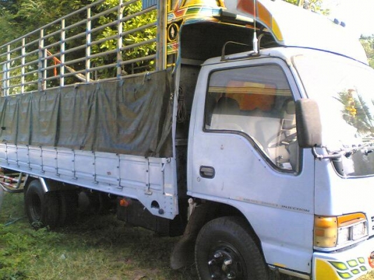 ISUZU NPR 120 HP 4HF1 ปี 39 กระบะคอกเหล็กยาว 5 เมตรสภาพสวย เจ้าของใช้งานรักษาดี เครื่องแห้งแรงดีไม่มีเยิ้ม ภายในสวยหัวบางเดิม พวงมาลัยเพาเวอร์ ช่วงล่างยางสภาพดี 70\% พร้อมใช้งานได้เลย เอกสารทะเบียนภาษีครบพร้อมโอนครับ