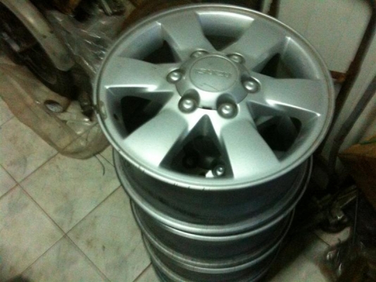 ขายด่วนแม๊กเดิมอีซูซุ 16 นิ้ว จัดส่งได้ครับ