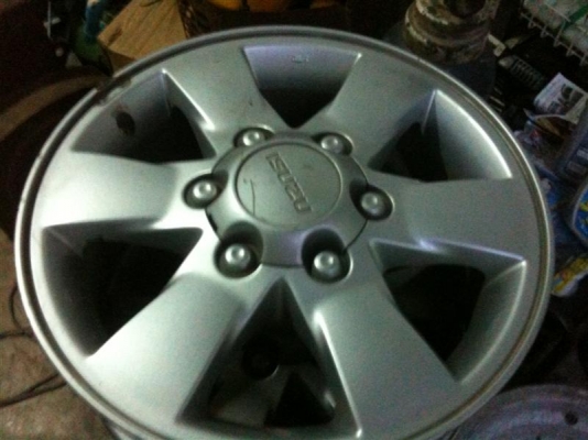 ขายด่วนแม๊กเดิมอีซูซุ 16 นิ้ว จัดส่งได้ครับ