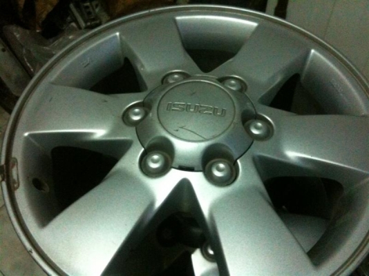 ขายด่วนแม๊กเดิมอีซูซุ 16 นิ้ว จัดส่งได้ครับ  ชุดที่ 2