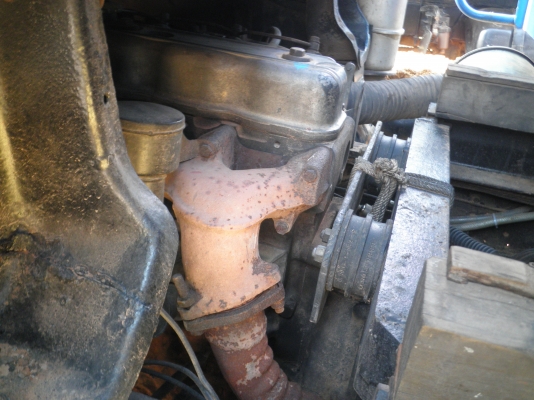 ขาย isuzu ks110  สีสวย เกียร์rocky พวงมาลัยพาเวอร์ เกียร์สั้น fหลัง ดั้มอะลูมิเนียม