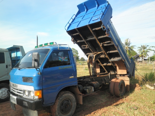 ขาย isuzu ks110  สีสวย เกียร์rocky พวงมาลัยพาเวอร์ เกียร์สั้น fหลัง ดั้มอะลูมิเนียม