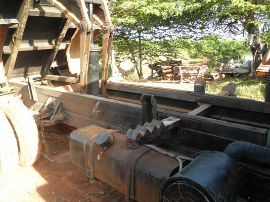 ขาย isuzu ks110  สีสวย เกียร์rocky พวงมาลัยพาเวอร์ เกียร์สั้น fหลัง ดั้มอะลูมิเนียม