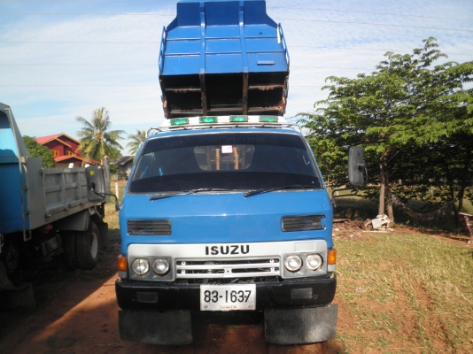 ขาย isuzu ks110  สีสวย เกียร์rocky พวงมาลัยพาเวอร์ เกียร์สั้น fหลัง ดั้มอะลูมิเนียม
