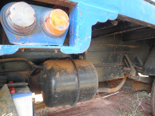 ขาย isuzu ks110  สีสวย เกียร์rocky พวงมาลัยพาเวอร์ เกียร์สั้น fหลัง ดั้มอะลูมิเนียม