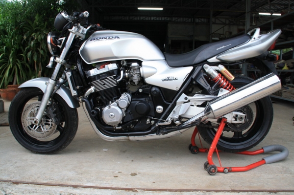 ขาย cb 1300 ปี 99 สรรพสามิตแท้ เครื่องดี สีเดิม รถเดิมสวย ประมูลญี่ปุ่น 129000