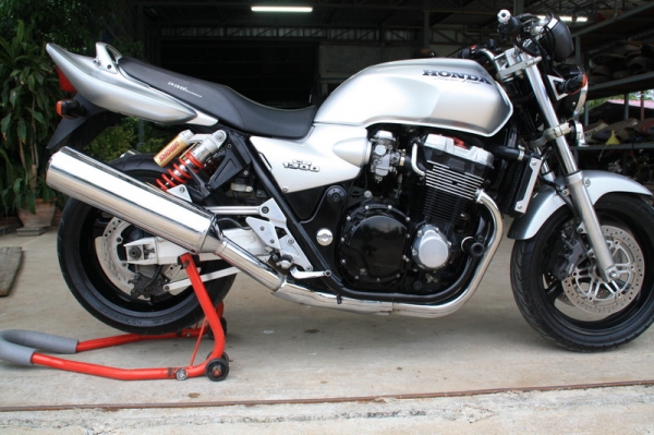 ขาย cb 1300 ปี 99 สรรพสามิตแท้ เครื่องดี สีเดิม รถเดิมสวย ประมูลญี่ปุ่น 129000