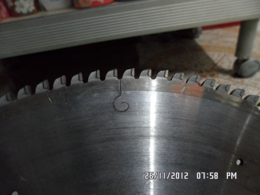 ขายใบเลื่อยตัดไม้ มิเนียม สองใบ 1000