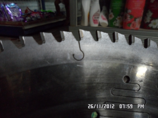 ขายใบเลื่อยตัดไม้ มิเนียม สองใบ 1000