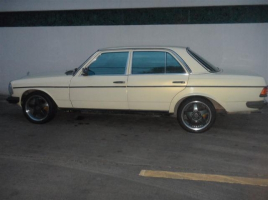 ขายเบนซ์ รุ่น w 123 ปี 89 เครื่อง 1 เจติดเเก๊ส ขายเบนซ์ รุ่น w 123 ปี 89 เครื่อง 1 เจติดเเก๊ส