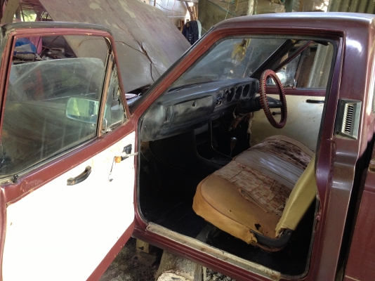 ขายรถดัทสัน 1300 ชีฃี  สภาพเดิม ๆๆ ขายตามสภาพ  ครับผม