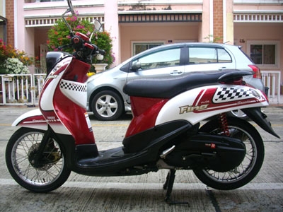 ขายNew Fino ปี 2012 เกย์แยก ลาย Sports รถ 6 เดือน ไมล์แท้ 6940 กม. เครื่องเดิมๆ สภาพสวย สีขาว แดง