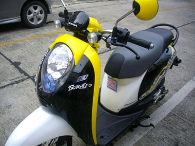 ขายScoopy i ปี 2012ลาย active-boy ไมล์แท้ 6283 กม. หัวฉีดประหยัดน้ำมัน มีสมุดคู่มือการใช้งาน+สมุดคู่มือการรับประกัน+กุญแจแท้ 2 ดอก