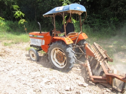 ขายด่วน รถ Kubota L1802 พร้อมผานพรวน 4 , และคราด