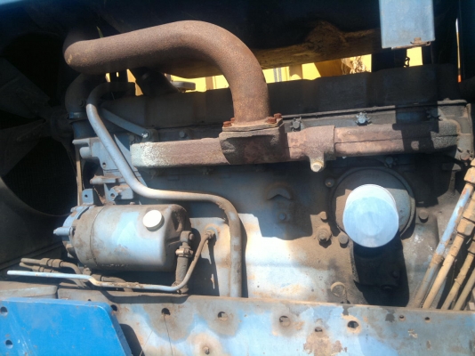 ขายรถไถร์ FORD 8210 ขับเครื่อน 4 ล้อ 2 เพลา สภาพพร้อมใช้