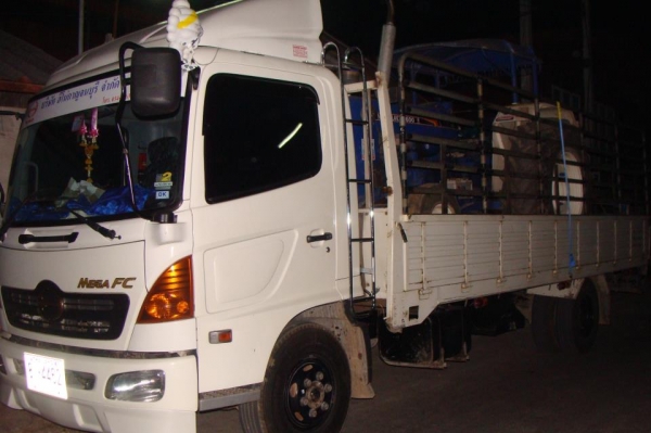 บริการขนส่ง รถไถ ด้วยรถบรรทุก6-10 เทเลอร์ ทุกขนาด084-8175241