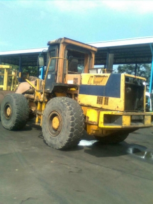 ขายรถตักล้อยาง KOMATSU WA-400-1 เอกสารเล่มทะเบียน พร้อมใช้