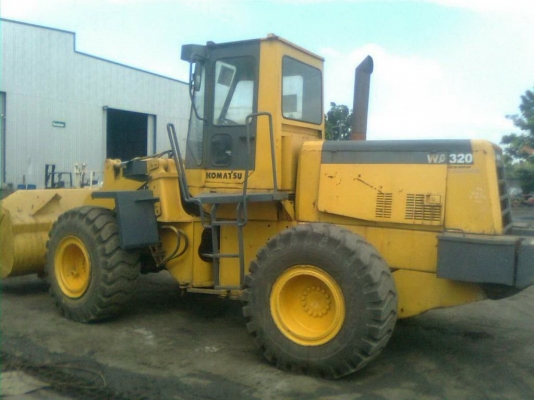 ขายรถตักล้อยาง KOMATSU WA-320-3 เอกสารเล่มทะเบียน :ซื้อเก่านอกใช้เมืองไทยแค่ 2000 ช.ม