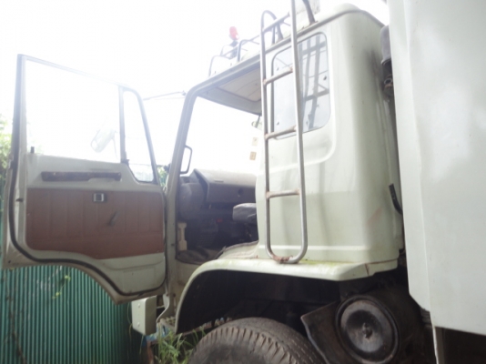 HINO F18 สองเพลา ไม่ดั้ม (มีกระบอกดั้มชุดเดิมให้ค่ะ) เล่มทะเบียนพร้อมค่ะ HINO F18 สองเพลา ไม่ดั้ม (มีกระบอกดั้มชุดเดิมให้ค่ะ) เล่มทะเบียนพร้อมค่ะ