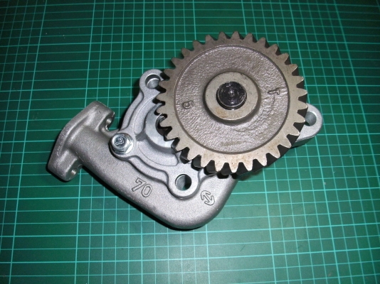 OIL PUMP ASS'Y / EH700