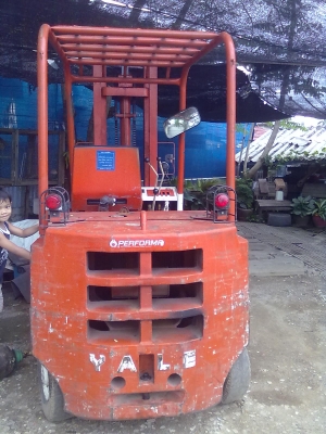 ขายโฟลิฟค์ SUMITOMO  ยก 2 ตัน เสาสูง  4 เมตร  เครื่องเบนซิน สภาพเดิม  พร้อมใช้  ราคา 110000  ครับ    สนใจคุยกันครับ  081-1755103