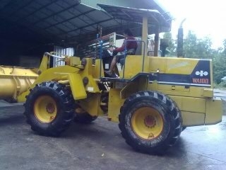 ขายรถตักล้อยาง KOMUTSU WA100-1 สภาพดี พร้อมใช้งาน ราคาต่อรองได้ ขายรถตักล้อยาง KOMUTSU WA100-1 สภาพดี พร้อมใช้งาน ราคาต่อรองได้