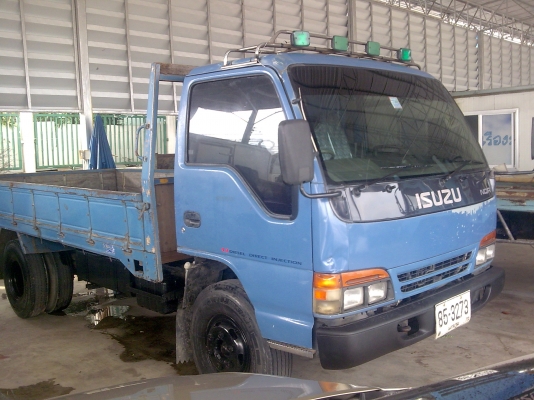 6ล้ออีซูซุNQR /120HPกะบะบรรทุกยาว4.30ม