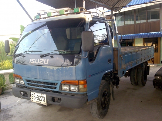 6ล้ออีซูซุNQR /120HPกะบะบรรทุกยาว4.30ม