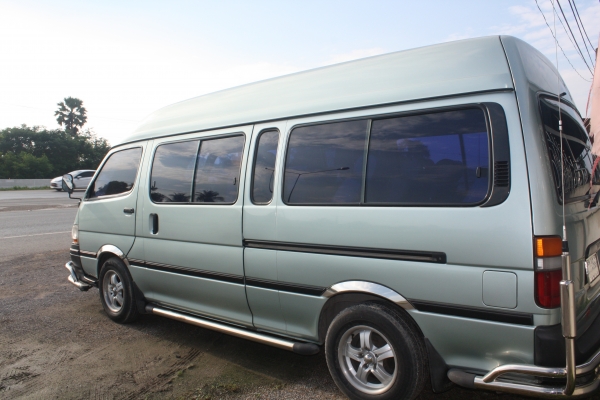ขายรถตู้ ปี2005 ต่อรองได้