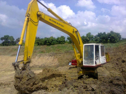 ขายด่วนโคมัสซุ200-5คอนโทลสั้นตูดแดงไฟฟ้าถูกตัดราคา750,000บาทเจ้าของขายเอง