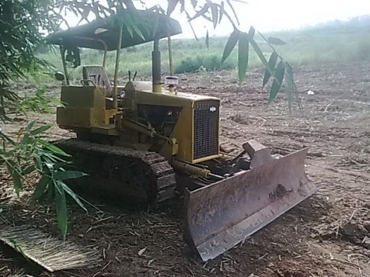 ขายแทรกเตอร์KOMATSU D20p-5 เอกสารอิมวอย สภาพสวยพร้อมใช้ ติดต่อได้ที่คุณ อ๊อฟ พิจิตร 086-737-9991